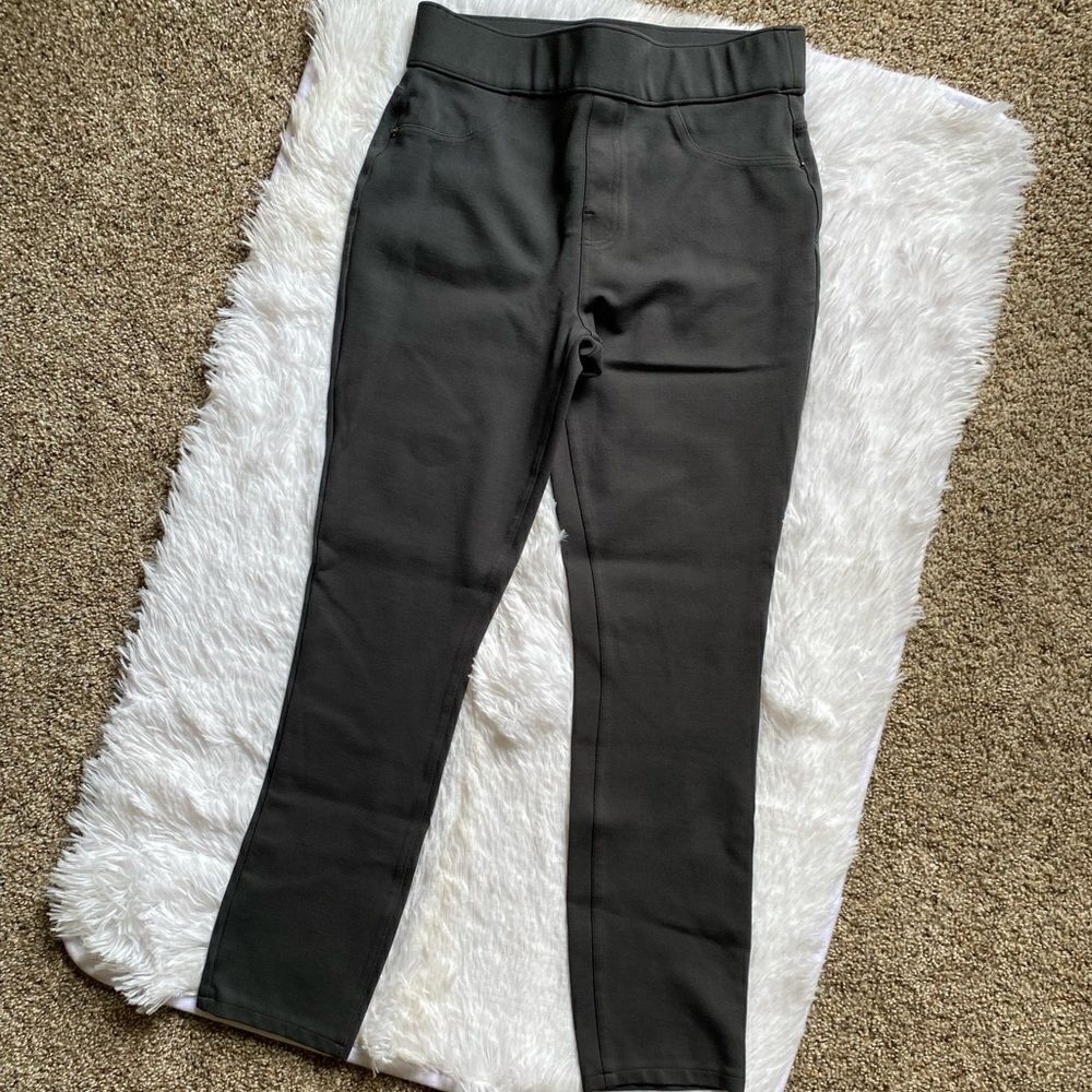 SPANX Pull On Pants Gray Elastic Waist Stretchy‎ Shaping Women’s Size Small